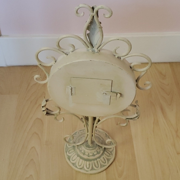 EUC Antique Style Clock - Picture 2 of 7